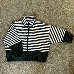 NWT Nike windbreaker size M